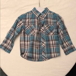Boys size 4/5 paid shirt
